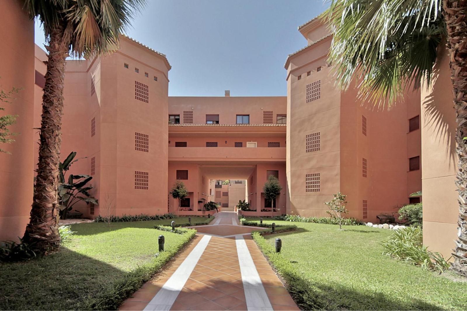 Comeback Noches De Blanco Saten Motril Exterior foto